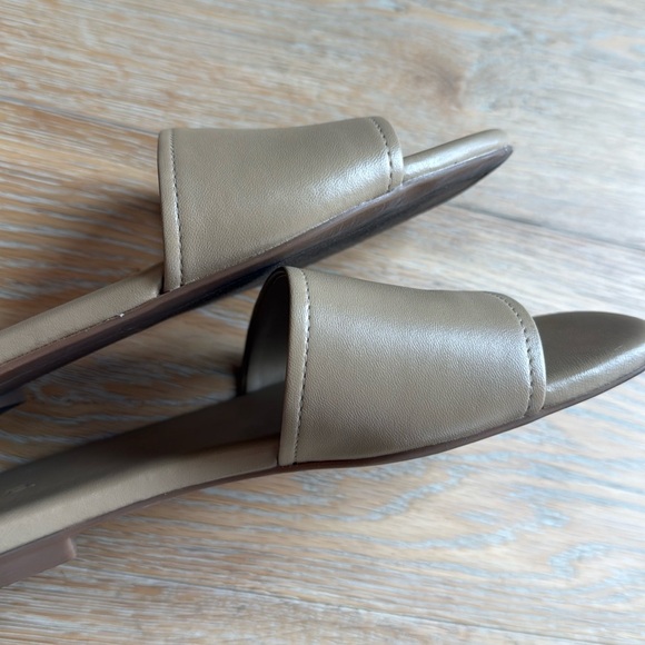 Vince Debra tan slide sandal 7.5 padded comfortable worn 1x excellent condition - Picture 8 of 12